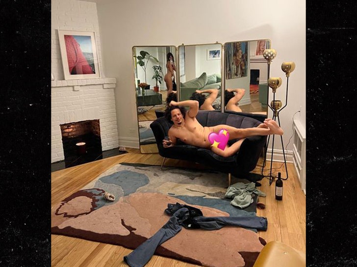 एमिली Ratajkowski और एरिक आंद्रे की नग्न वेलेंटाइन दिवस तस्वीर