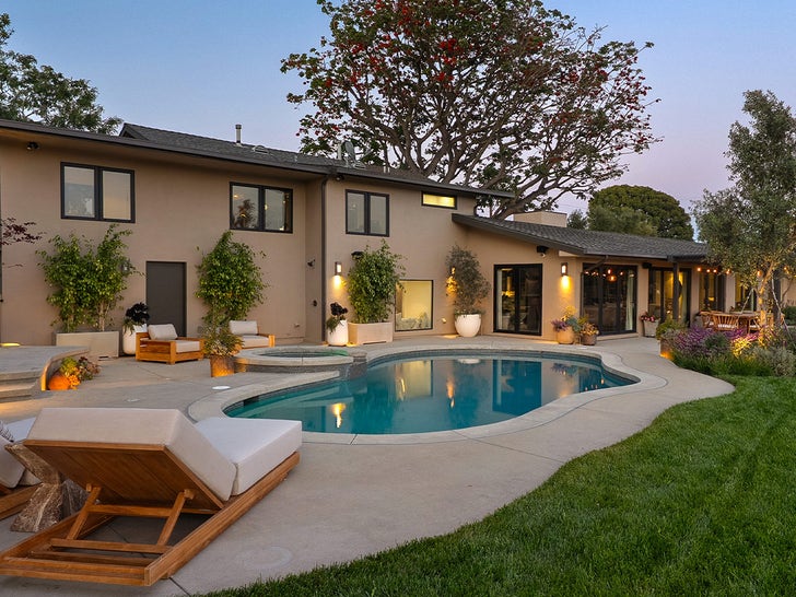 0527-Chris-Evans-Home-3
