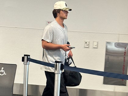 0623-Britney-Spears-Son-Sean-Preston-Federline-Airport-To-Zurich-PRIMARY