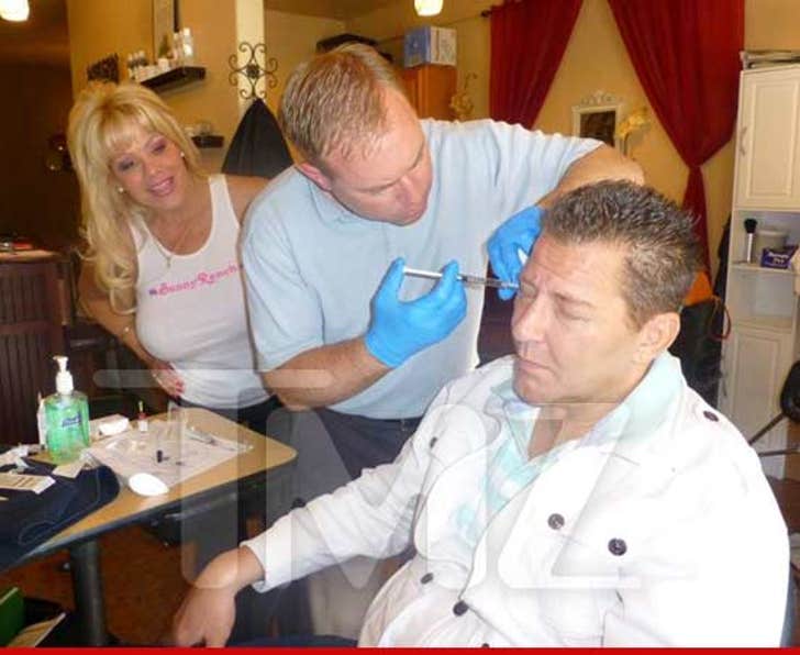 Liberace's Ex-Lover Scott Thorson -- TAKES SHOTS TO THE FACE :: 0612-main-bob-thorton-1