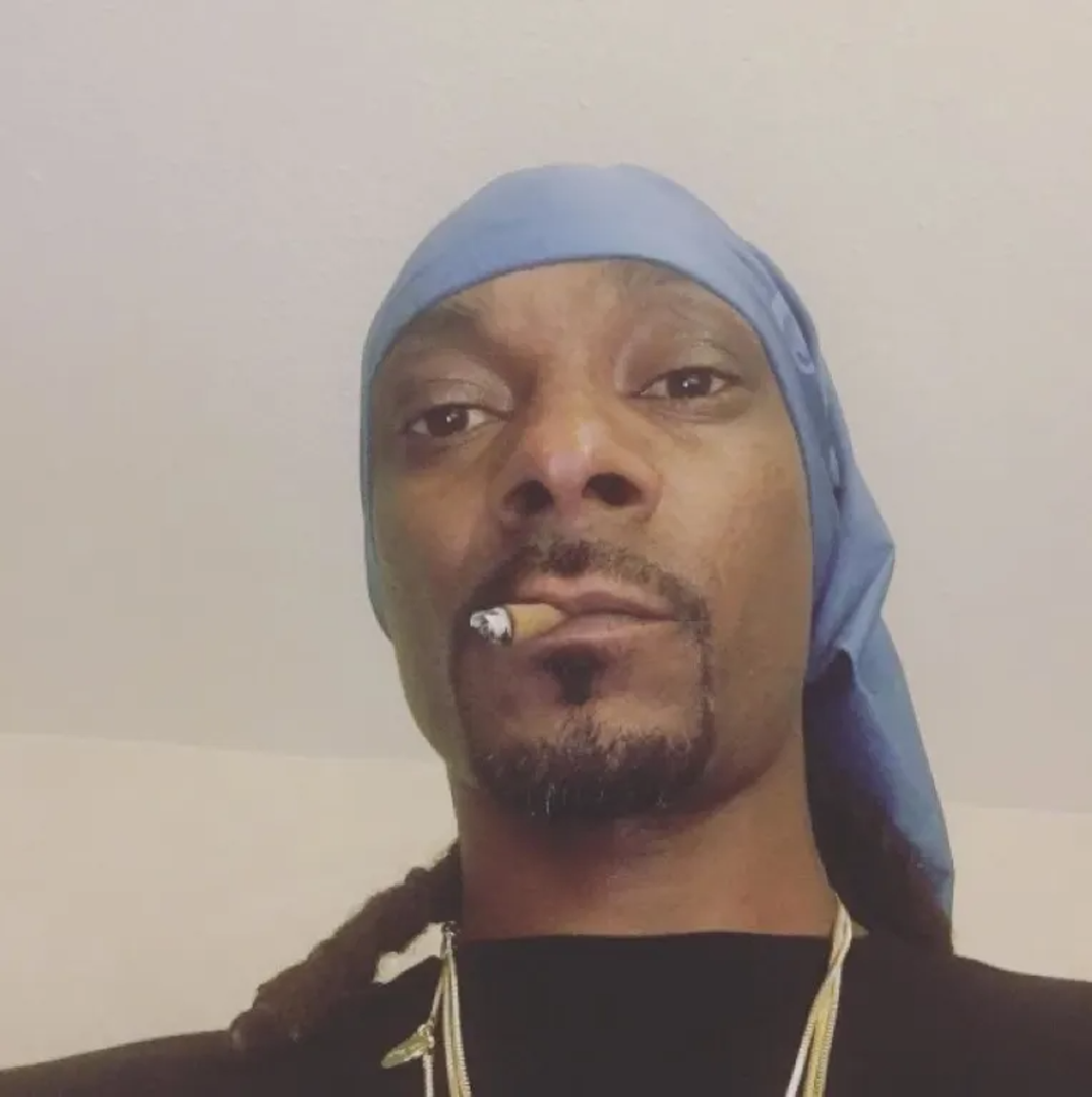 0419 Snoop Dog Smoking Shots 1