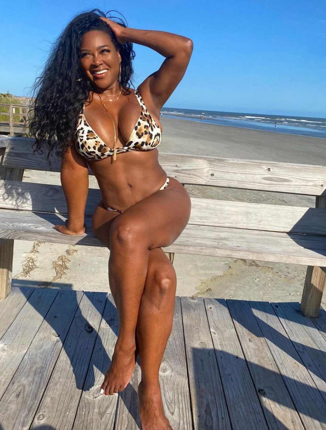 0627 Kenya Moore Hot Shots 13