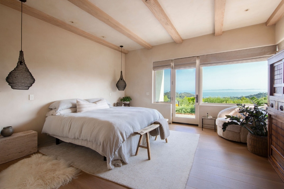 Christopher Lloyd Selling SB Retreat 14