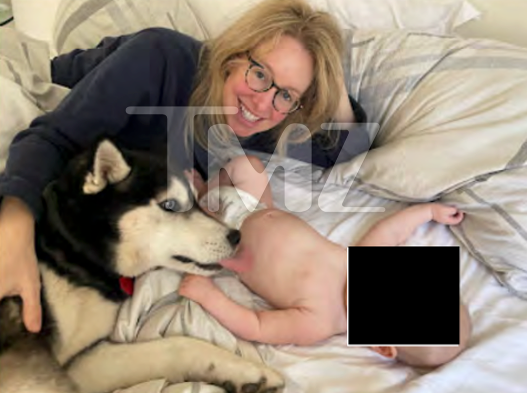 Elizabeth Holmes Photos 7