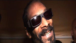 Snoop Dogg -- I'd LOVE to Judgizzle 'American Idol'