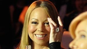 Mariah Carey -- Oh, This Little Thing? (PHOTO)