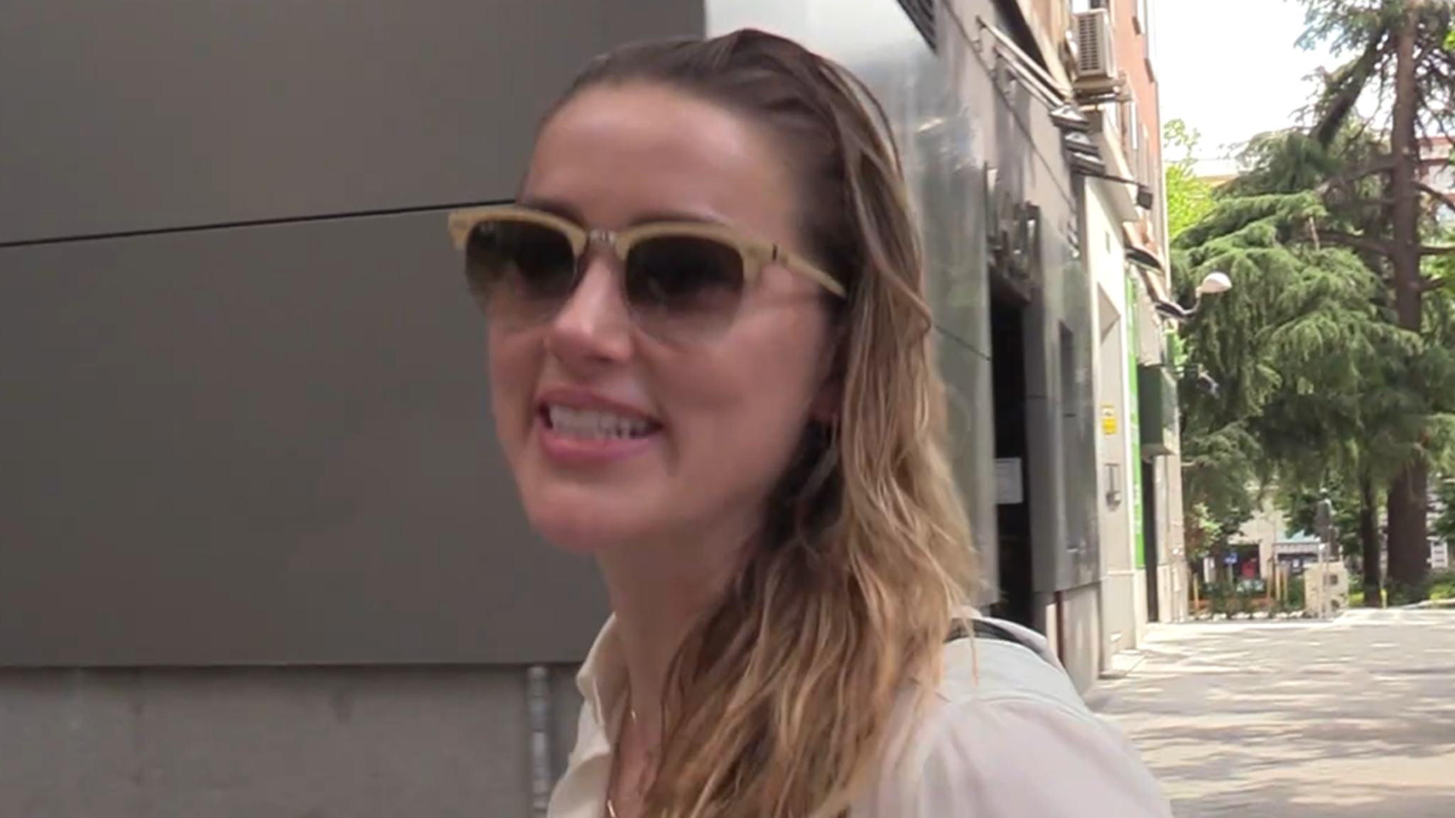 Amber Heard dice que vive muy feliz en España y habla español con fluidez