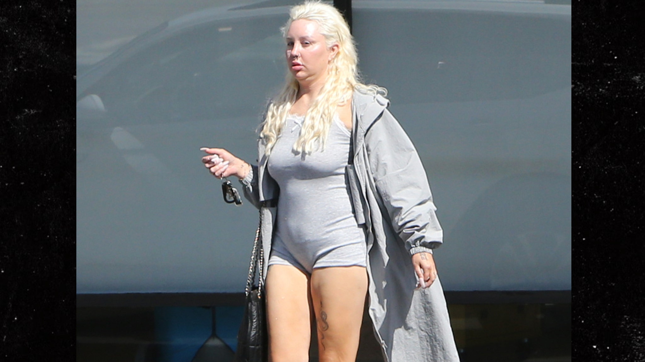 Amanda Bynes Rocks Short Shorts for 7-Eleven Run
