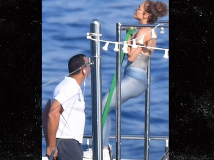 0810-jennifer-lopez-alex-rodriguez-yacht-bikini-shirtless-photos-primary