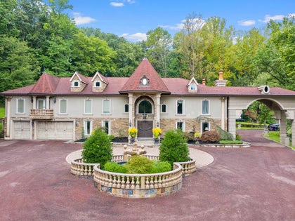Teresa Joe Giudice  New Jersey House Photos 2 17