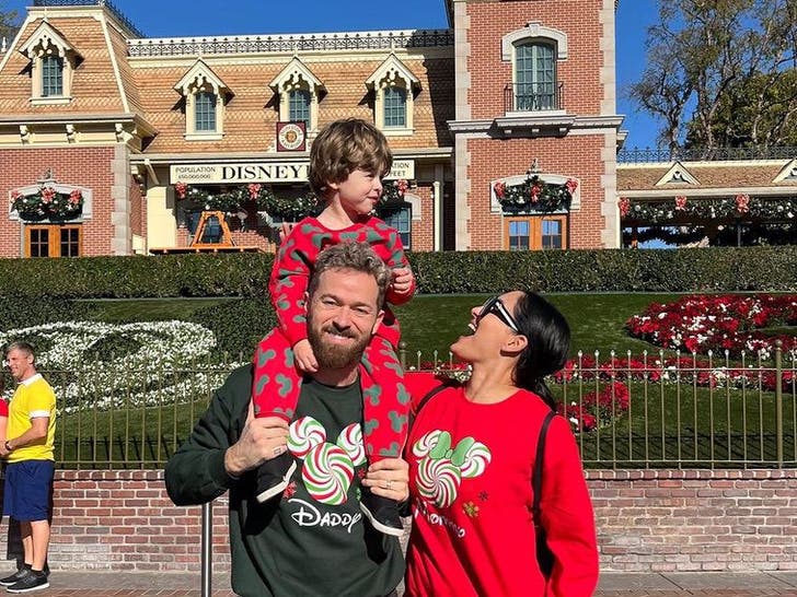 Fotos de família de Nikki Bella e Artem Chigvintsev