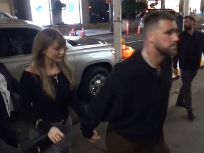 taylor-swift-travis-kelce-primary-11-05-2025