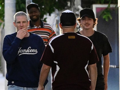 Timothee-Chalamet-backgrid-1