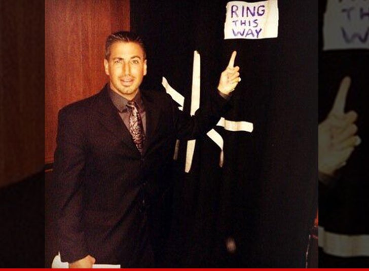 Ex-WWE Announcer Justin Roberts -- Getting Canned Ain't So Bad :: 1017-justin-roberts-3