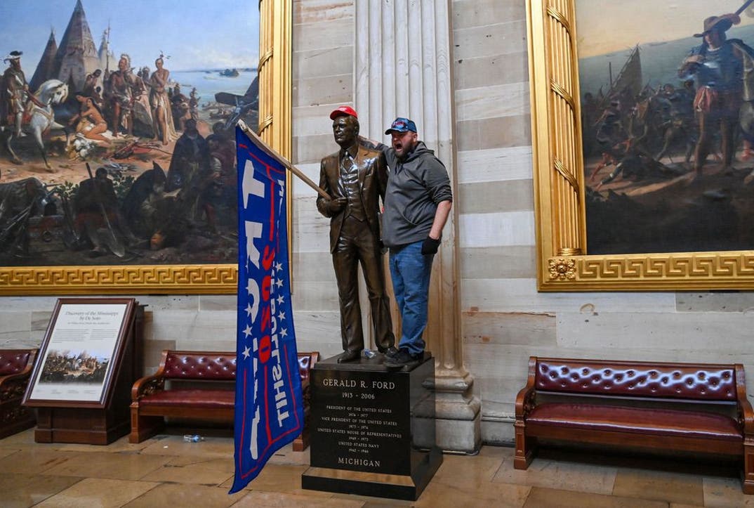 Pro-Trump Protesters Storm U.S. Capitol Photos 3 1