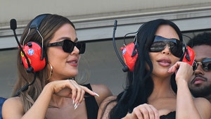 main-kim-kardashian-kourtney-kardashian-getty-1