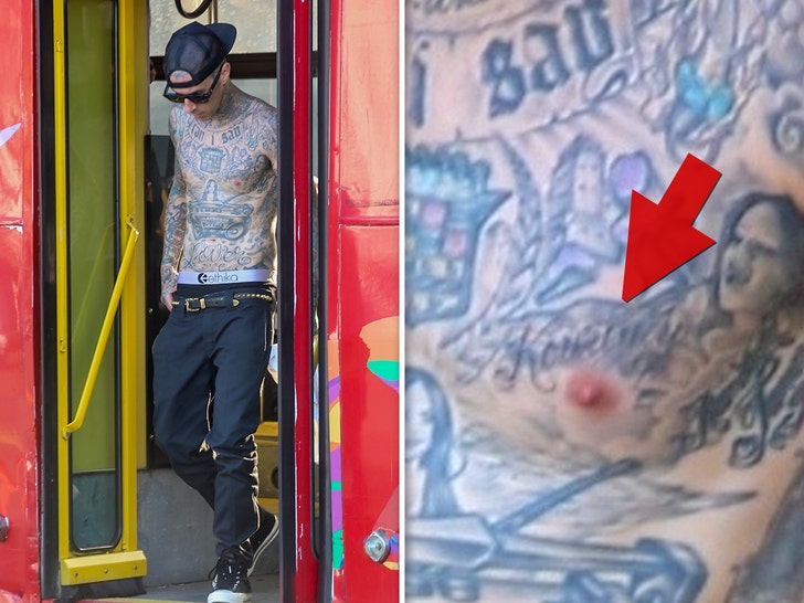 Travis Barker Gets Kourtney Kardashian S Name Tattooed On His Chest
