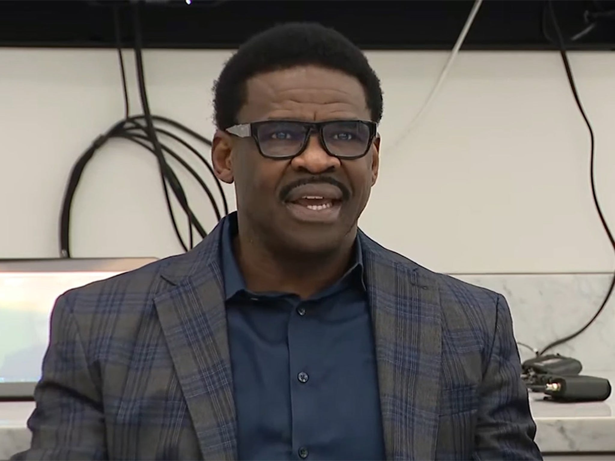 Attorney Says Michael Irvin 'Deserves' Footage of Hotel Incident