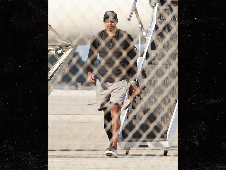 main-tiger-woods-backgrid-1