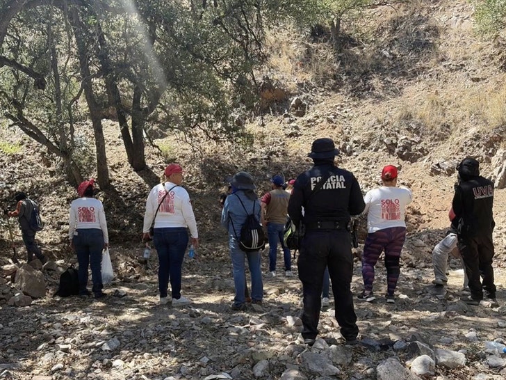 nancy guthrie search Buscando Corazones Nogales via Storyful 4