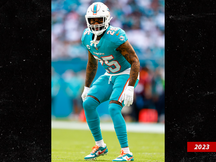 Download Miami Dolphins Gear Xavien Howard Wallpaper