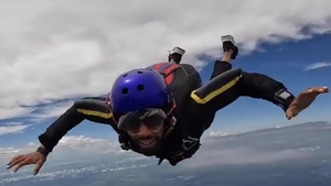 Redman Becomes Licensed Skydiver, Flips Out of Plane