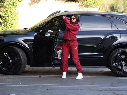 0212-kylie-jenner-splash-01