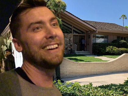 1102-brady-bunch-lance-bass-tmz-01