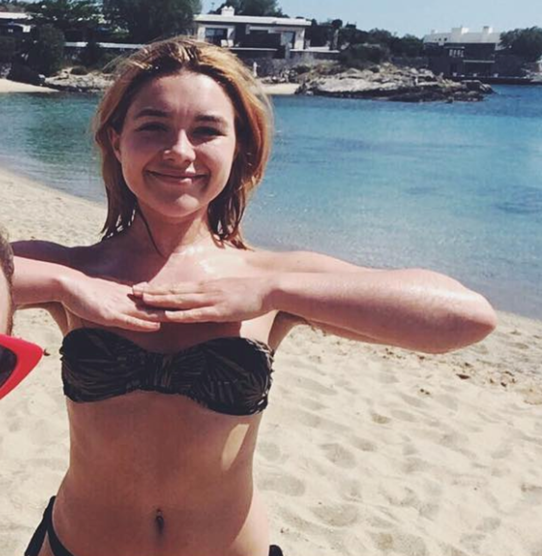 florence-pugh-hot-photos1