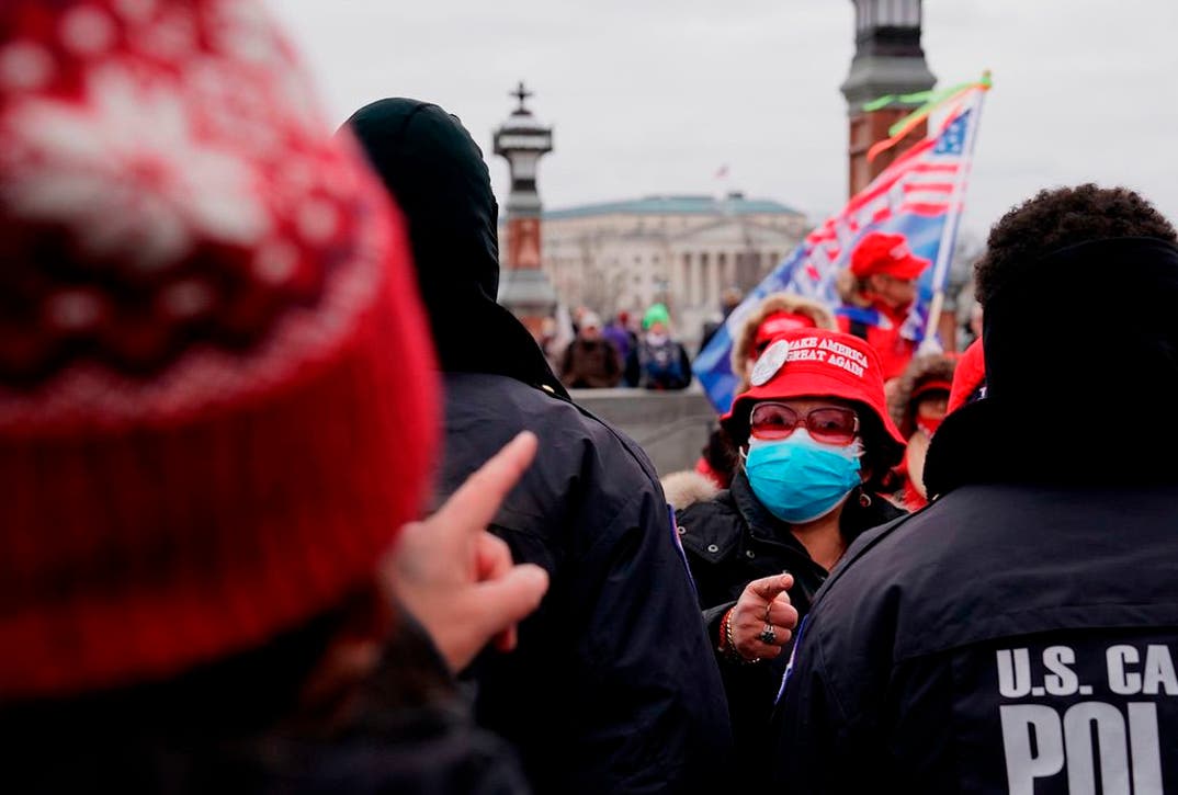Pro-Trump Protesters Storm U.S. Capitol Photos 2
