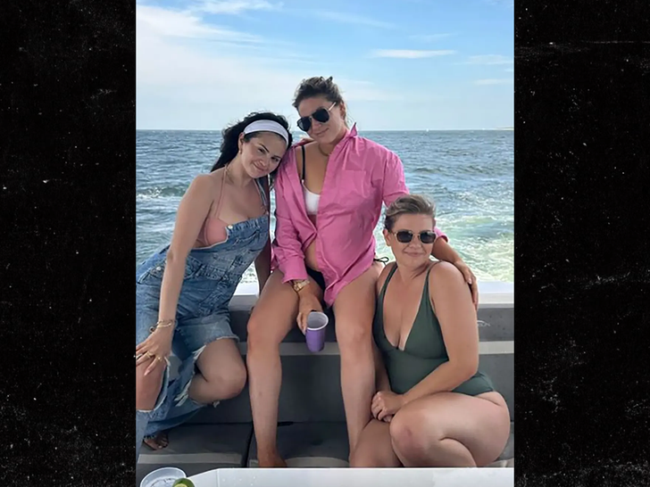 Selena Gomez Posts Thirst Trap Pics on Vacation with Friends