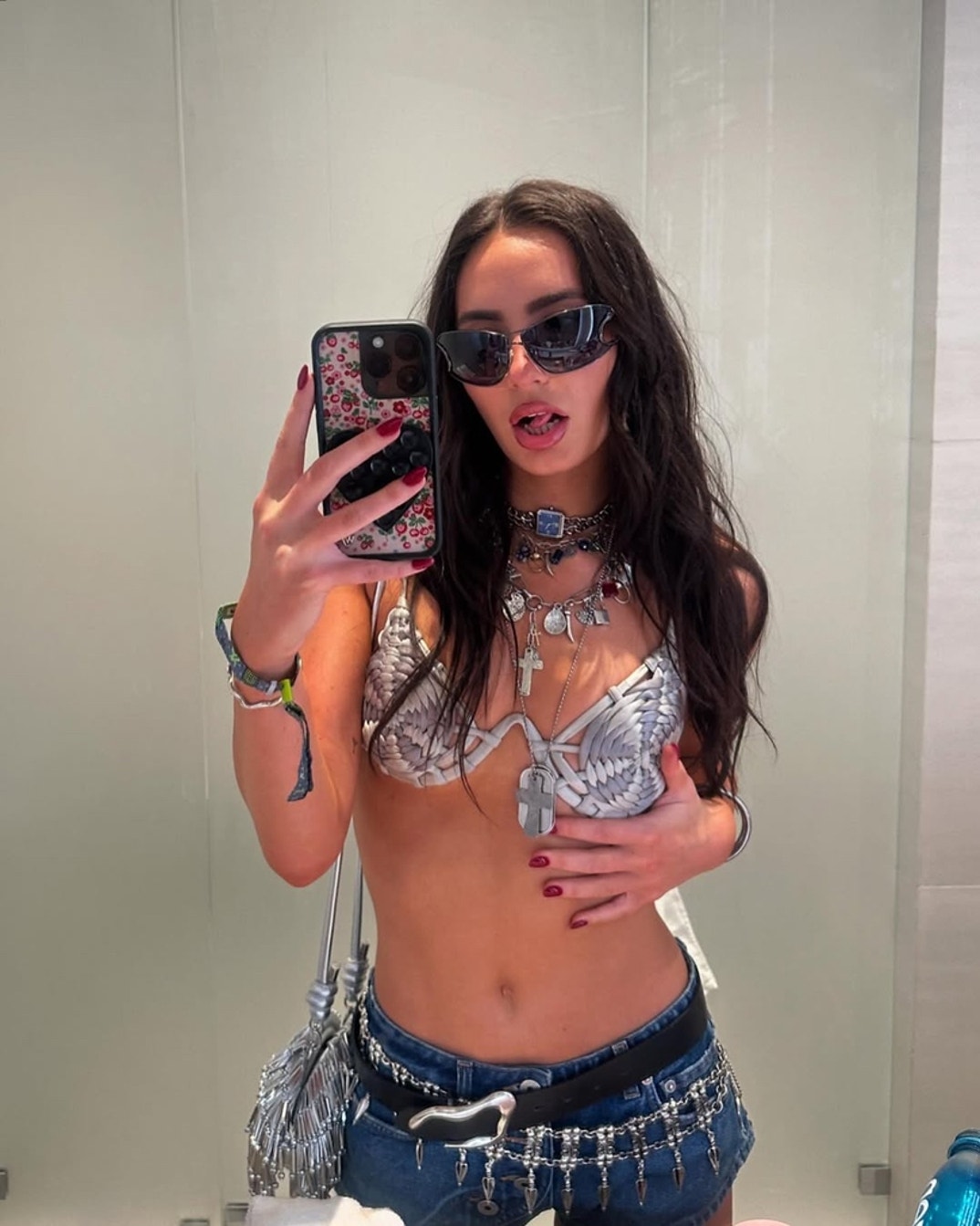 Ashtin Earle Hot Shots 19