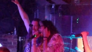 Steven Tyler Walks Into New Orleans Bar & Jams Out to 'Walk This Way'