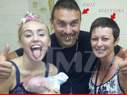 1106-miley-jonah-honey-bums-tmz-01
