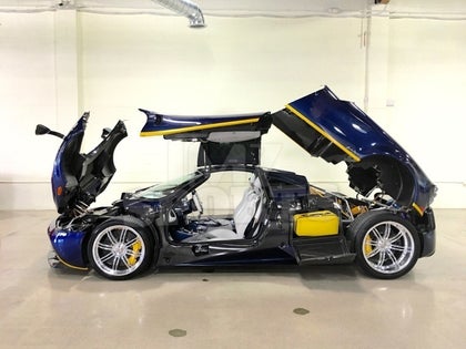 Floyd_Mayweather_Pagani_Huayra_photos_03