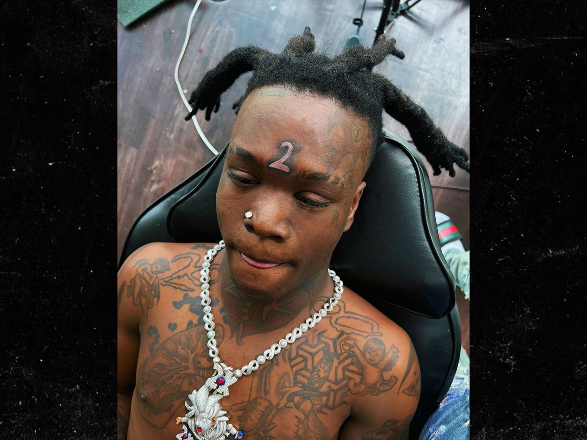 LA Rapper No Foreign Gets Tekashi69s Signature Tattoo On Forehead