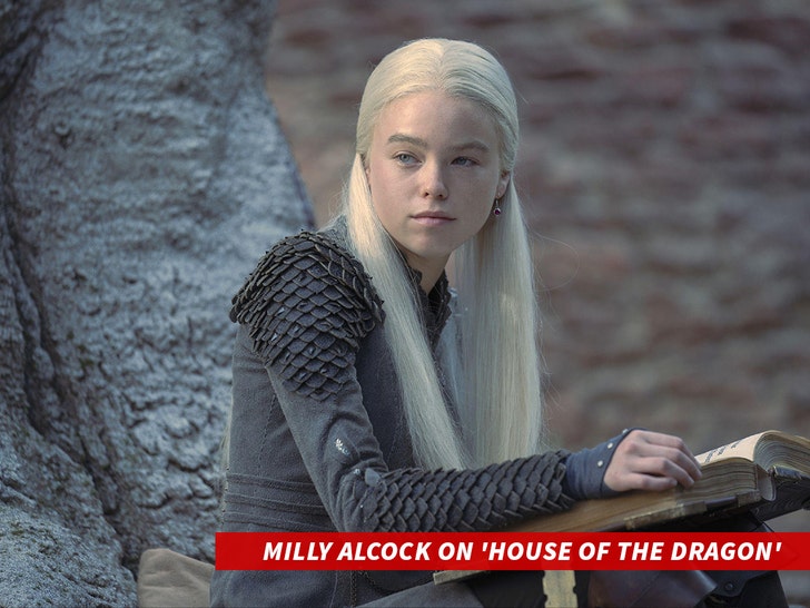 House of the Dragon'un Yıldızı Milly Alcock Altın Küre Sahnesinde Sarhoş Görünüyor