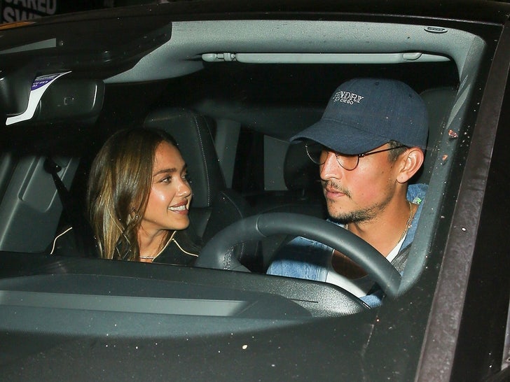 jessica alba danny ramirez backgrid 1