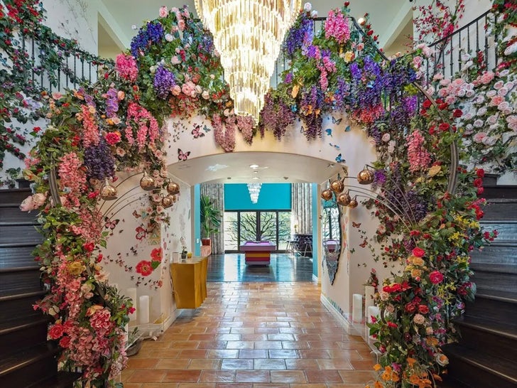 Bella Thorne Sells Los Angeles House for Nearly $4 Million