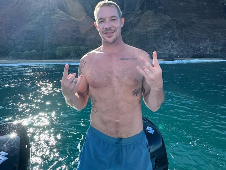 1110-diplo-hot-shots-sub1_720