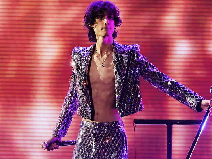 0201-sombrio-grammys-sub