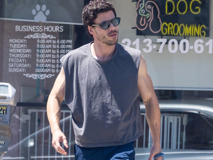0602-François-Arnaud-Dog-Walk-sub-2