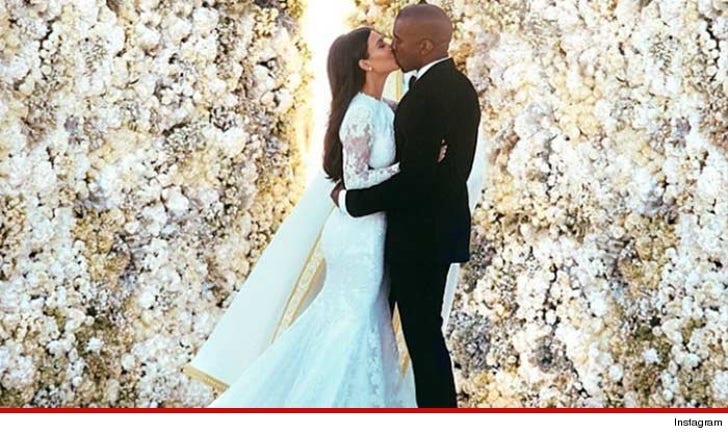 Annie Leibovitz -- Hey Kanye No Problemo You Trashed Me :: 0619-kim-k-wedding-insta-4