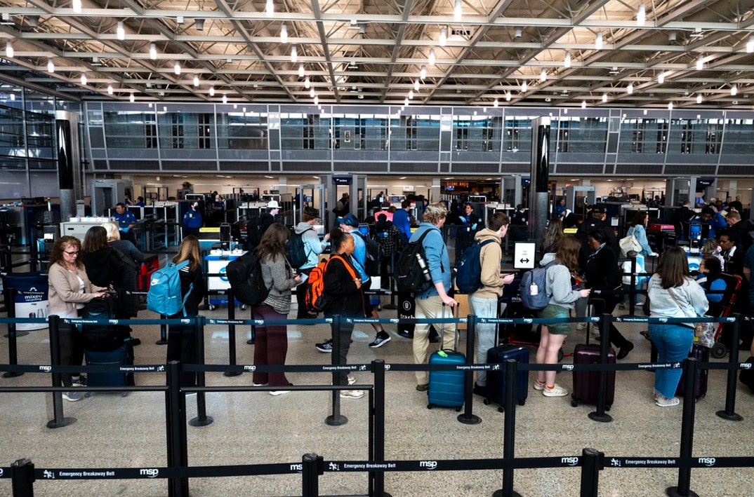 Long Lines At TSA 2