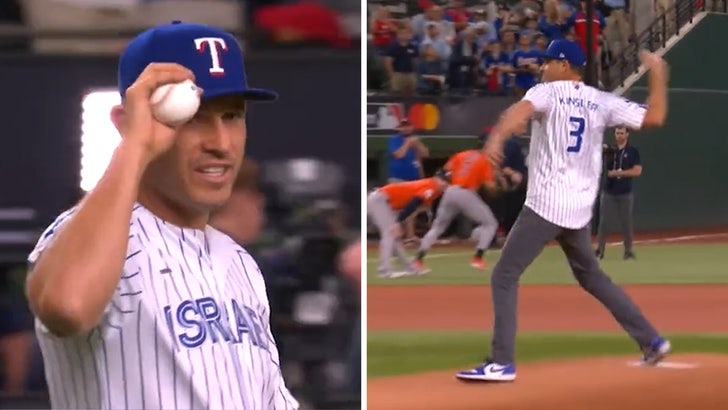 Ian Kinsler wears Team Israel jersey to throw out first pitch at