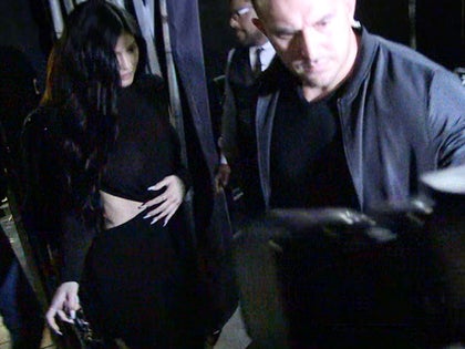 031619_kylie_jenner_primary