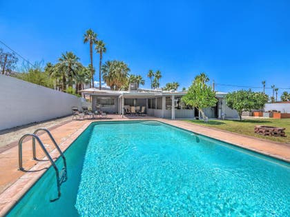Kelly Dodd Palm Springs fixer upper house Photos 17