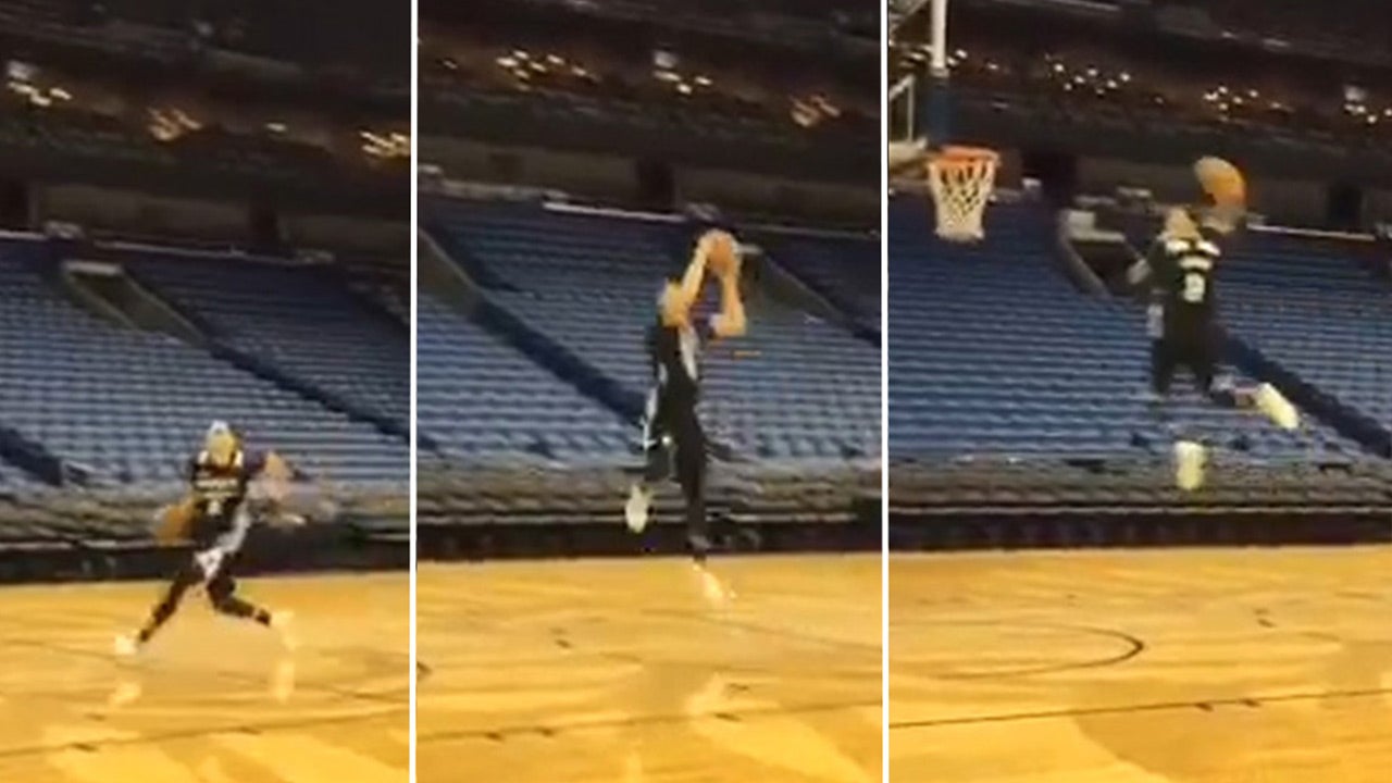 zach lavine free throw line dunk