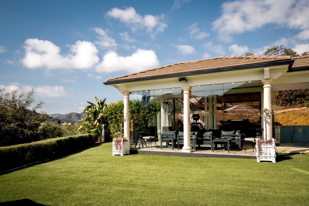 Paul Anka Relists Sherwood Estate 39