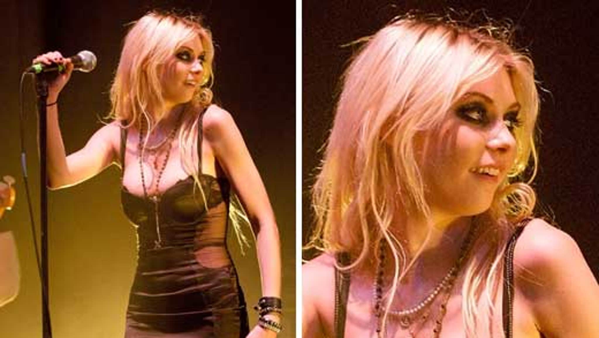 Taylor Momsen Strips Down, Goes Nude in New Video